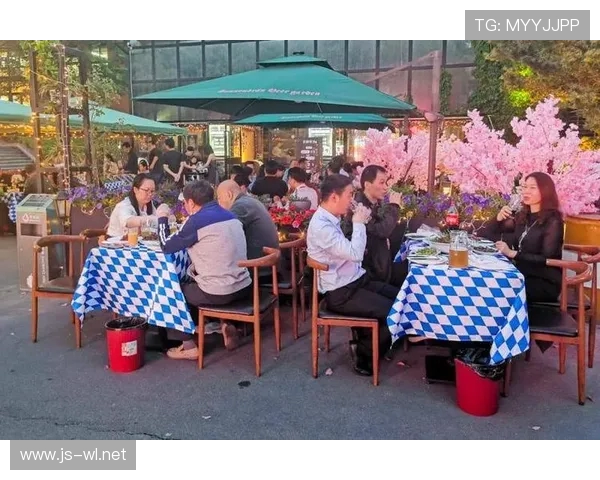 中超联赛街市夜集美食套餐活动与球迷体验融合分析